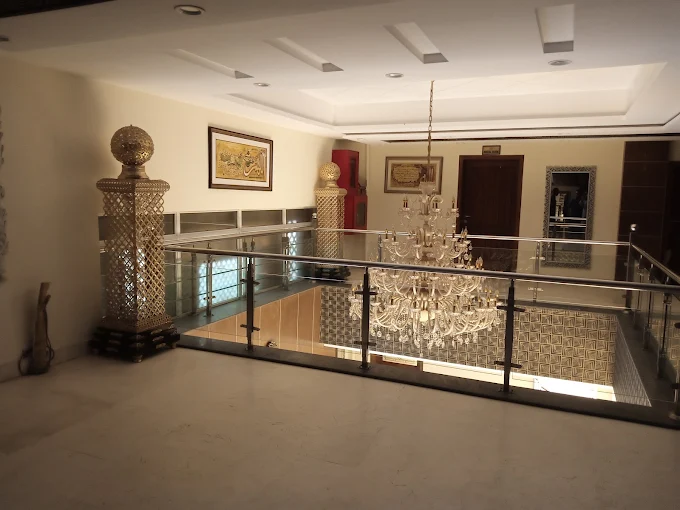 Image of Grand Avenue Grand Avenue