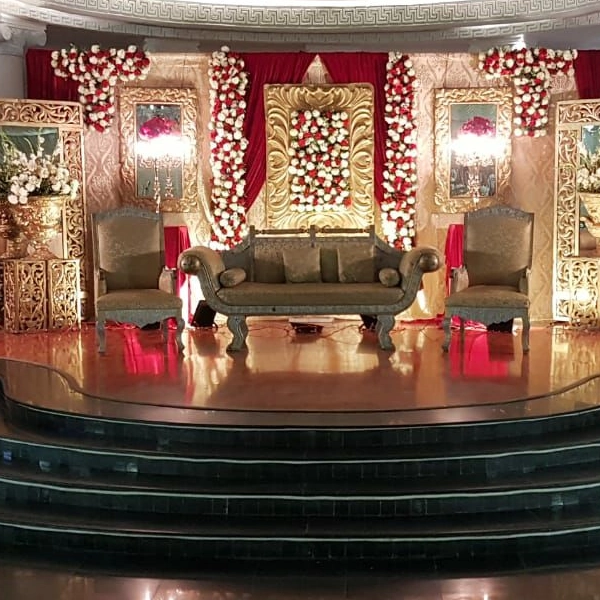 Lavish marquee - Guest Capacity, Prices & Booking Details
